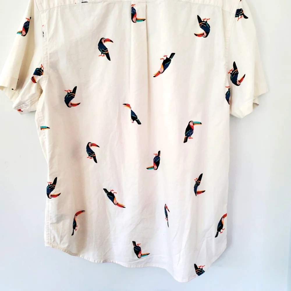 OLD NAVY Men L Ivory Colorful Toucan SS Button Up Shirt "Built In Flex" Tropical - Picture 8 of 14